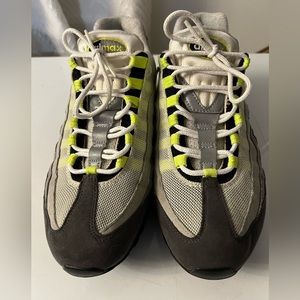 Nike AIRMAX 95 OG Neon Green. Mens size 10.5 Great Condition. $125